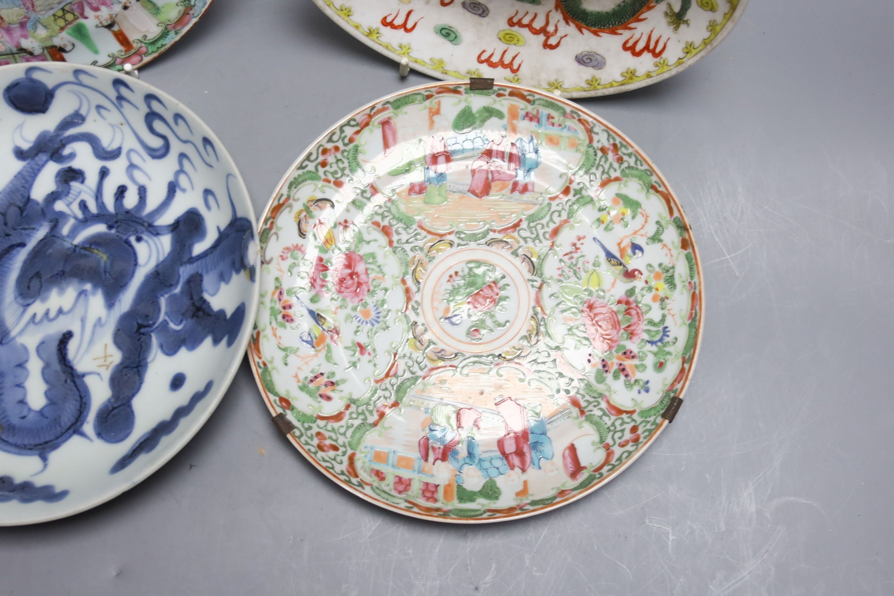 Five Chinese porcelain dishes, 21cm